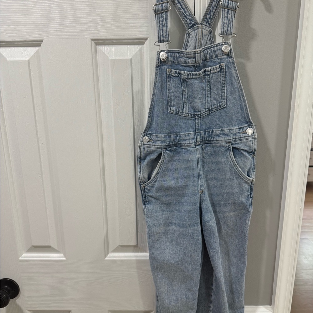 H&M little girls denim overalls. Size 6X